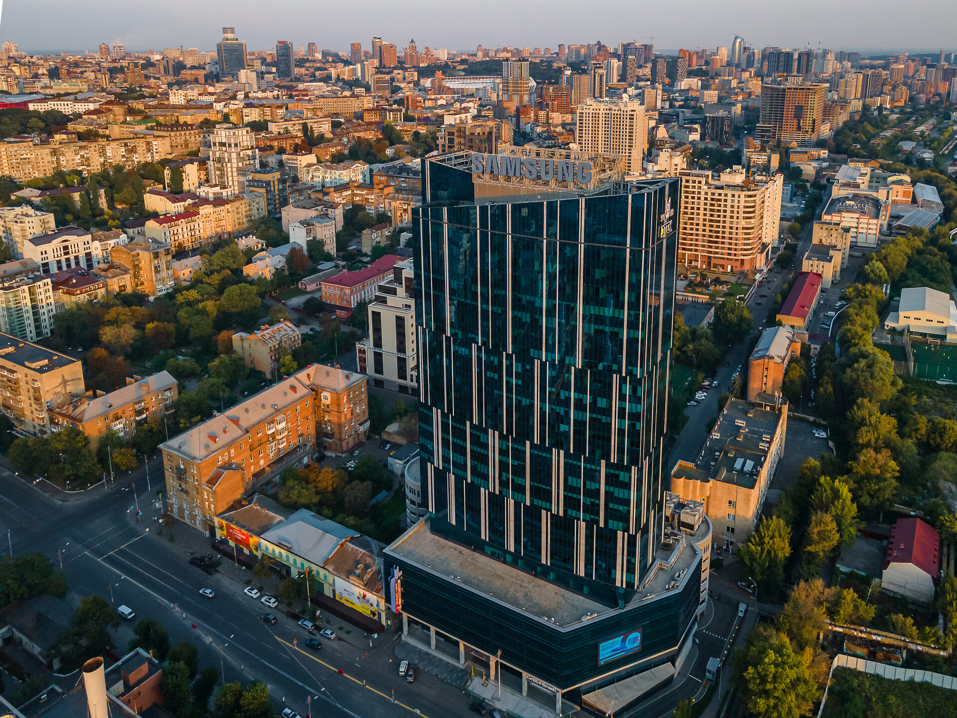 Бізнес-центр 101 Tower фото 4