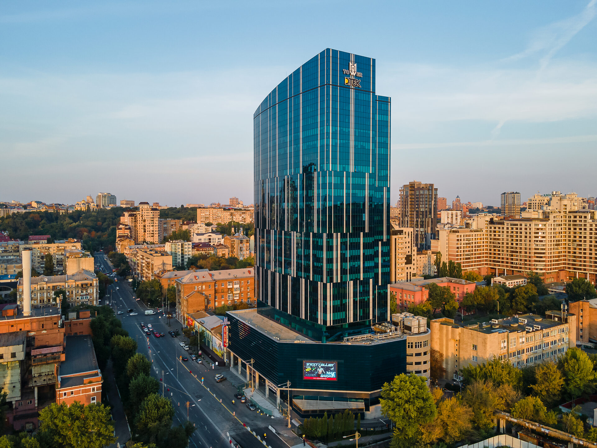 Бізнес-центр 101 Tower фото 1