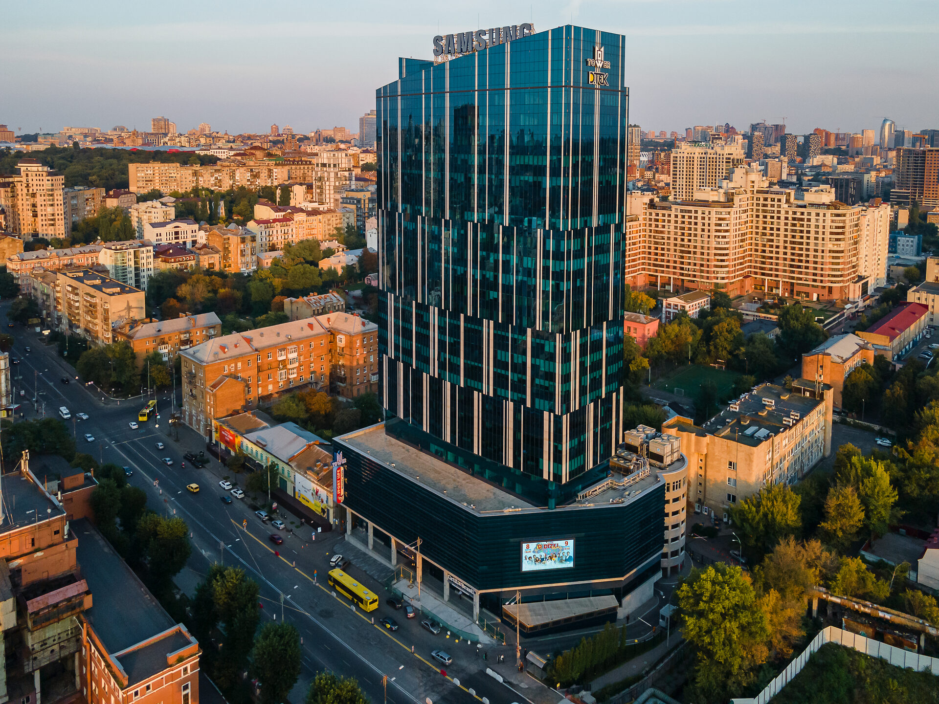 Бізнес-центр 101 Tower фото 31